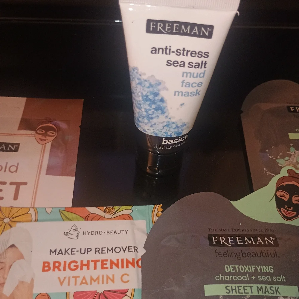 Freeman Skincare Mask and Scrub Set New